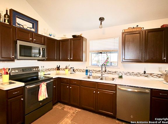 3rd image of 108 Oaklawn Dr