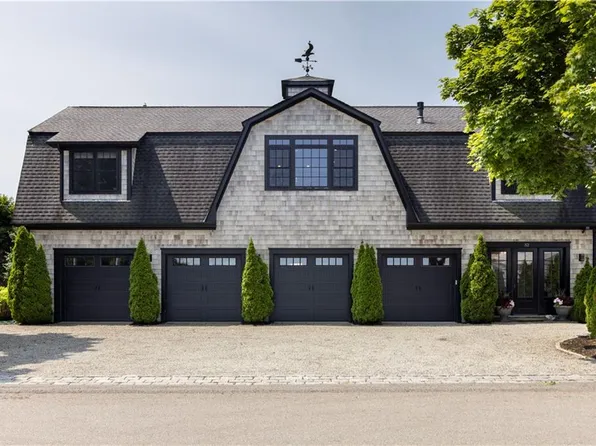 32 Ocean Ave, North Kingstown, RI 02852