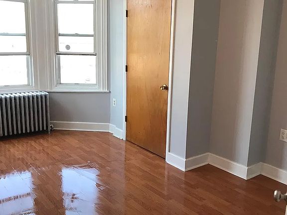 Front Bedroom - closet door