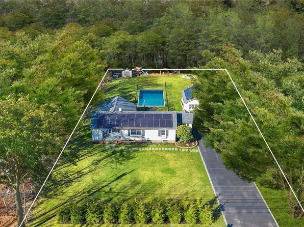 51 Peters Lane, Westhampton Beach, NY 11978