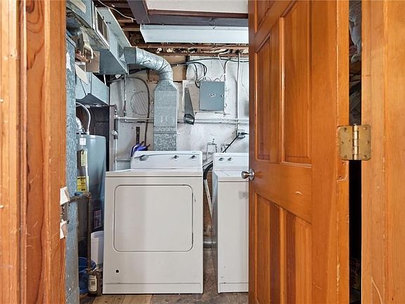 4th image of 709 Hillgrove Ave