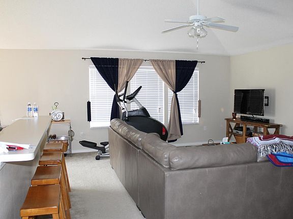 3rd image of 121 Nivana Dr