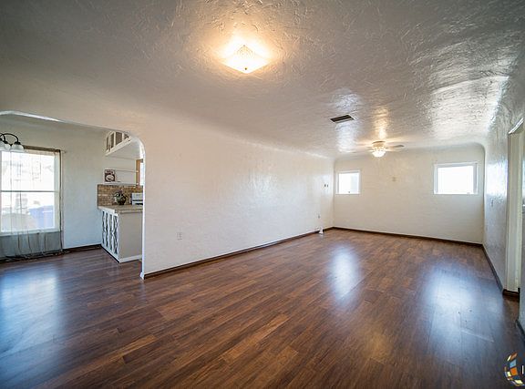 4th image of 321-325 W Barbara St
