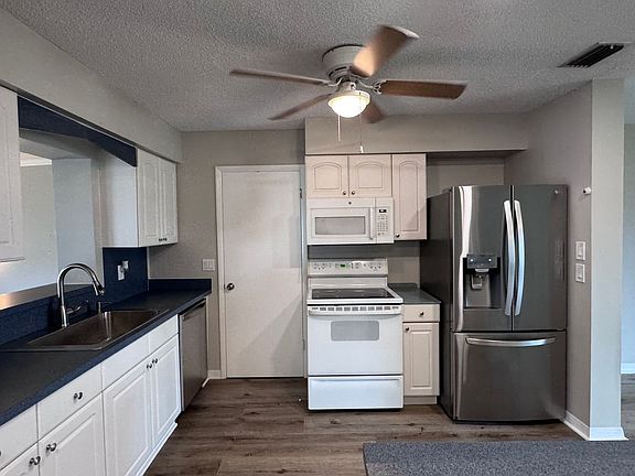 4th image of 2137 Laden Rd