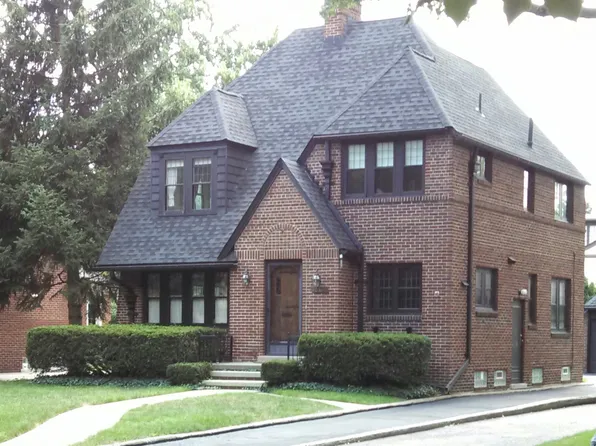 26327 Dundee Rd, Huntington Woods, MI 48070