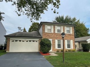 565 Rodenburg Rd, Roselle, IL 60172