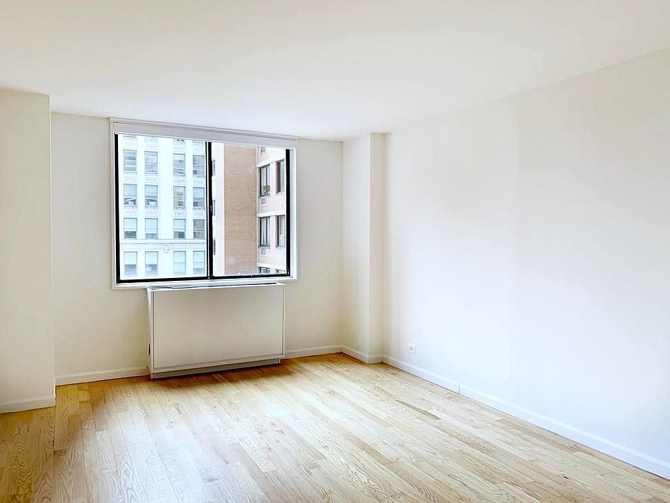 1st image of 300 Mercer St APT 9N