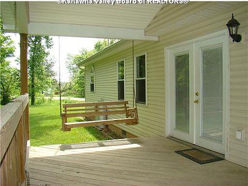 3rd image of 300 Hartley Dr