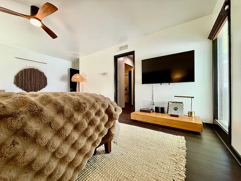527 Valewood Ln — Photo 28