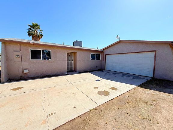 3rd image of 627 Bell Ln
