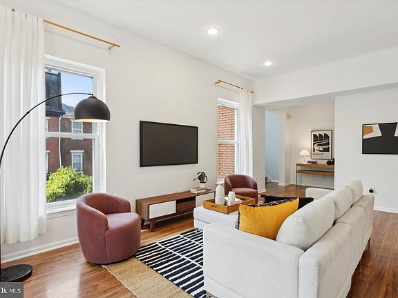 4th image of 1119 Pine St APT 203