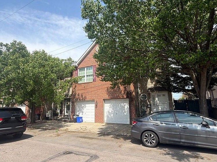 2nd image of 2659 E Juniata St