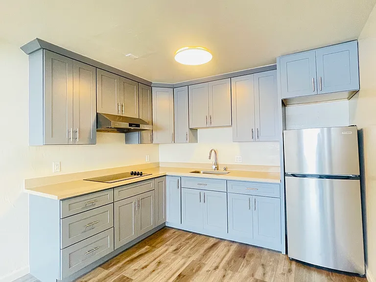 2 W Cavour St #4 — Photo 4