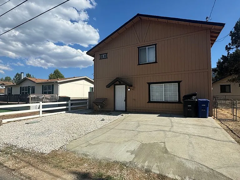 2160 5th Ln — Photo 2