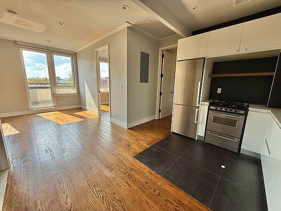 5th image of 62 E 21st St #Penthouse 7b