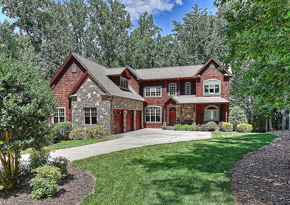 1st image of 122 Cades Cove Ln