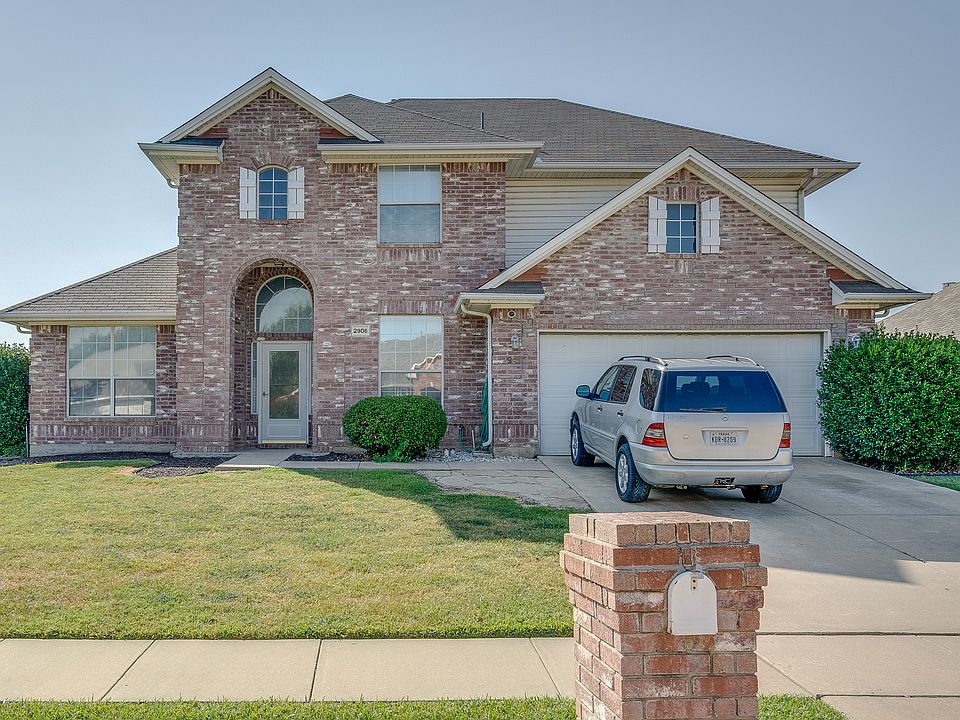 1st image of 2905 Yukon Dr