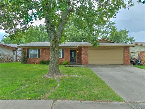 2nd image of 1620 S Pecan Ave