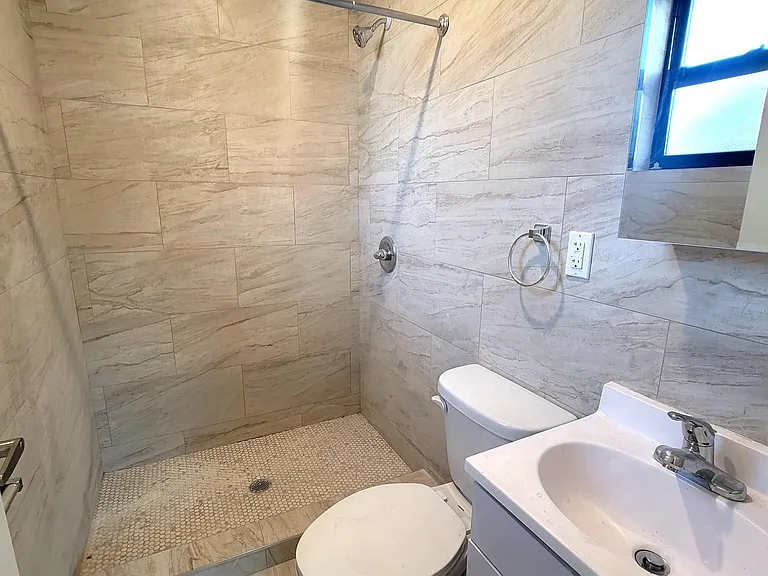 140 Amherst St #1 — Photo 6