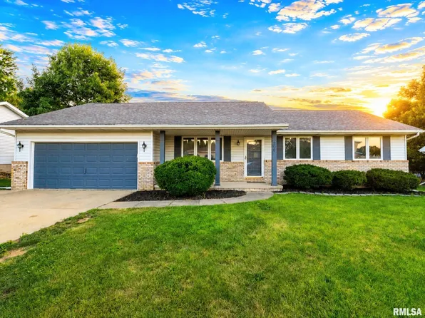 208 Freedom Trl, East Peoria, IL 61611
