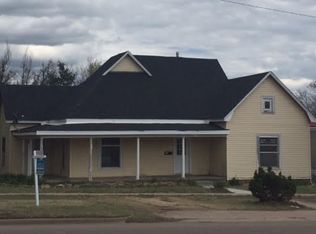 1124 Broadway St, Larned, KS 67550