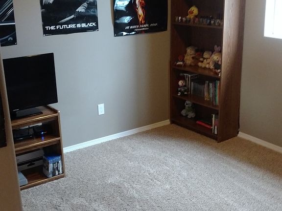 4th image of 203 Marjorie Pl