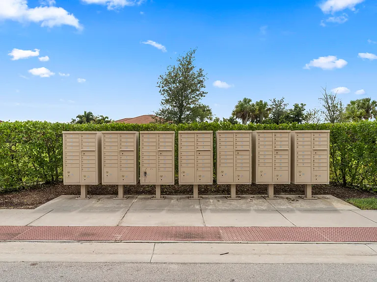 10552 SW Toren Way — Photo 44