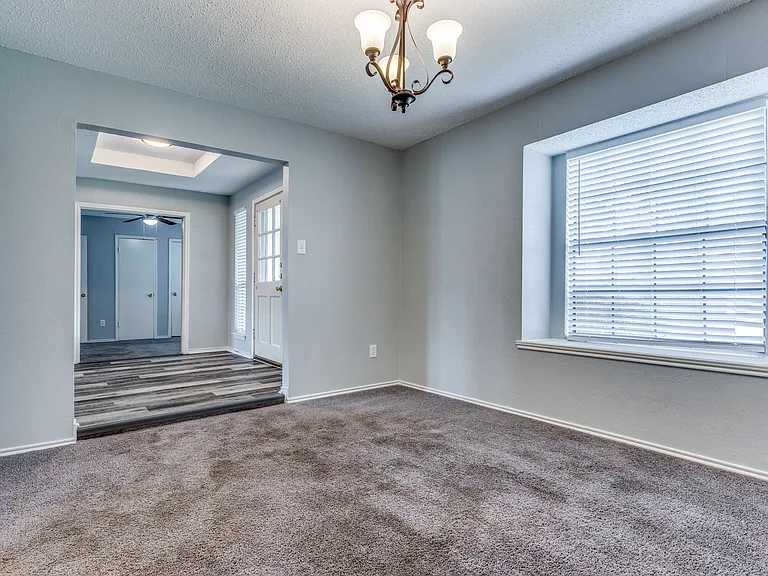 209 W Schreiber St — Photo 11