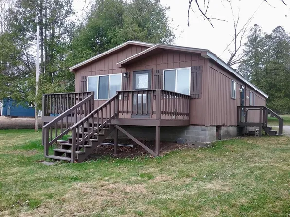 1461 Riverview Ln, Indian River, MI 49749