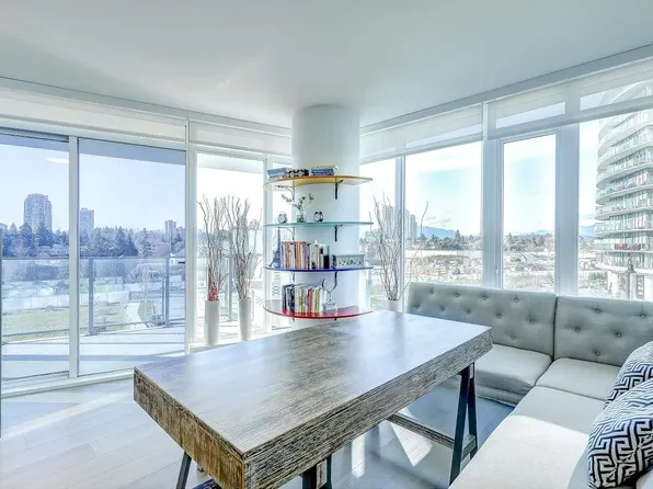 7683 Park Cres #303, Burnaby, BC V3N 0J4