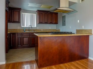 1087 W Calle De Las Estrellas APT 1, Azusa, CA 91702