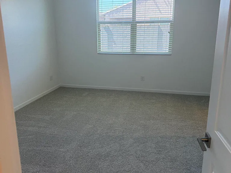 17704 W Fetlock Trl — Photo 11