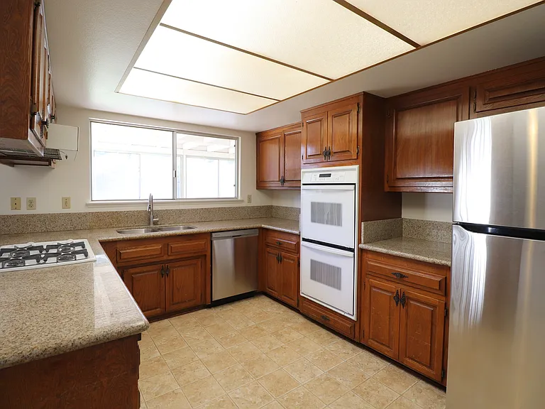 630 Newcastle Cir — Photo 6
