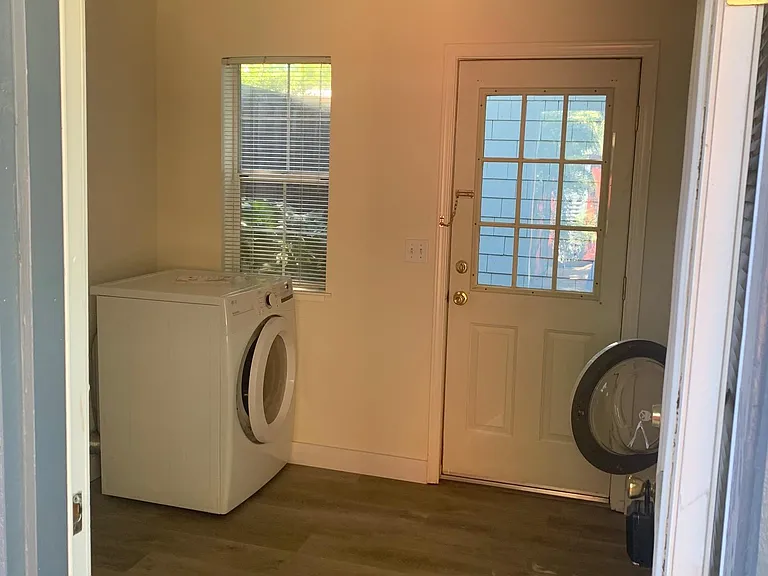 434 D St — Photo 8