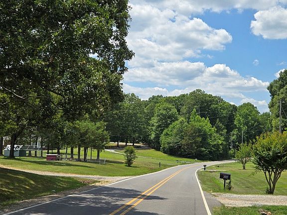 5th image of 4811 Bigham Rd