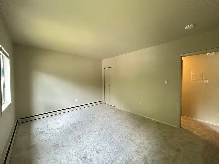 Woodhaven Apartments — Photo 8