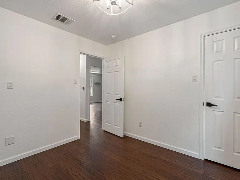 7107 Leppke Cv — Photo 11