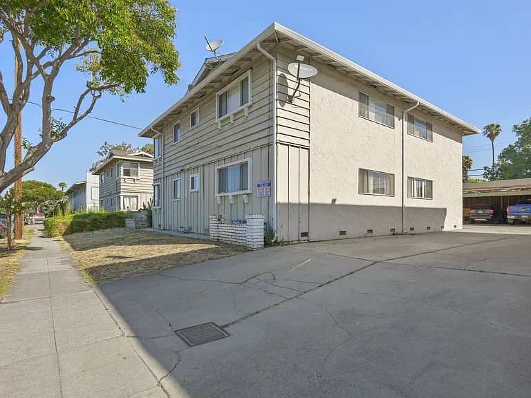 2329 Monroe St #2 — Photo 2