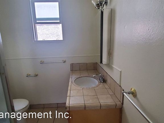 5th image of 2336 N Ontario St #F