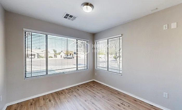 7123 N 77th Dr — Photo 11