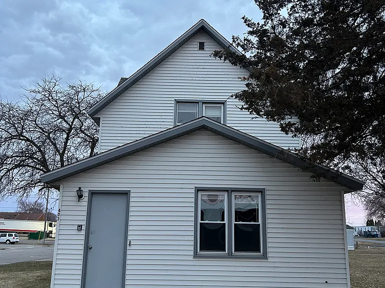 403 College Ave N — Photo 6