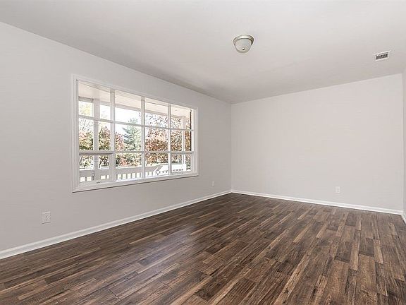5th image of 3307 Aspendale Ln