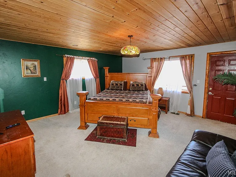46784 Pioneertown Rd — Photo 22