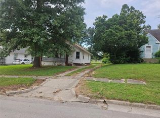 413 W 22nd St, Higginsville, MO 64037