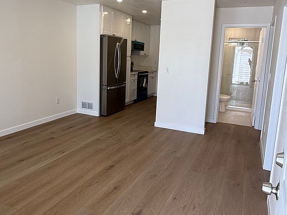 3rd image of 3967 College Ave #3967