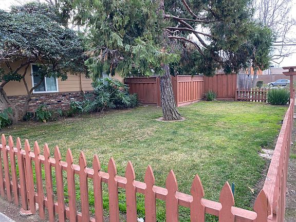3rd image of 2126 Lynnhaven Dr