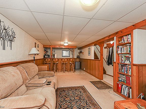 4th image of 4992 Henry St