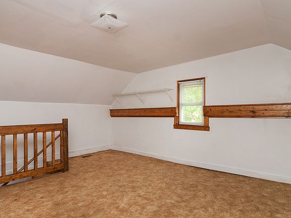 4th image of 04859 Leonard St