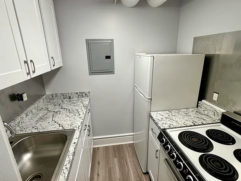 174 Bay State Rd #B — Photo 2