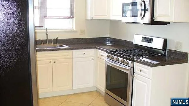 416 Palisade Ave — Photo 8